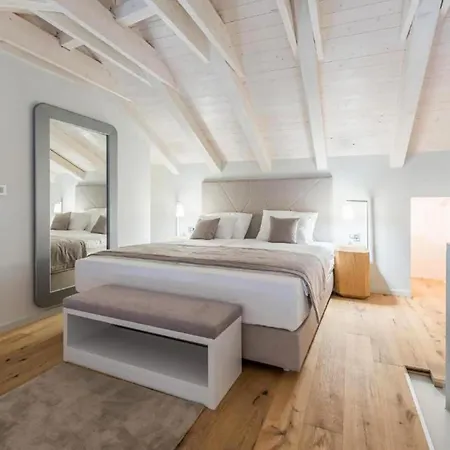 1 Bedroom In *