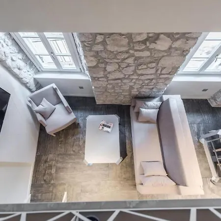 1 Bedroom In *